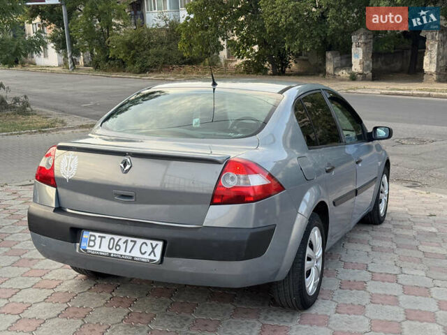Сірий Рено Меган, об'ємом двигуна 1.6 л та пробігом 300 тис. км за 3699 $, фото 3 на Automoto.ua