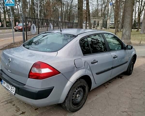 Серый Рено Меган, объемом двигателя 1.6 л и пробегом 244 тыс. км за 3200 $, фото 2 на Automoto.ua