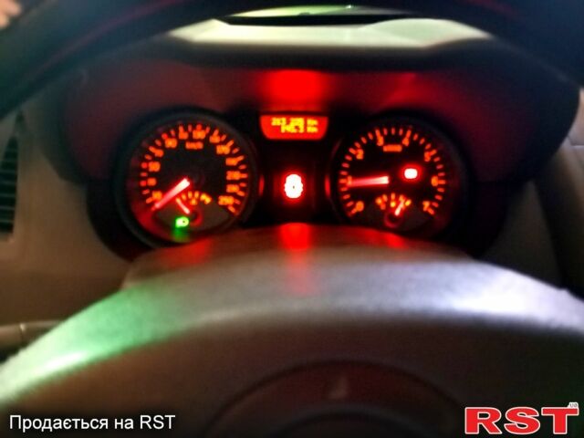 Серый Рено Меган, объемом двигателя 1.6 л и пробегом 0 тыс. км за 3000 $, фото 4 на Automoto.ua