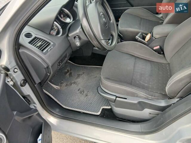 Серый Рено Меган, объемом двигателя 1.4 л и пробегом 254 тыс. км за 3700 $, фото 10 на Automoto.ua