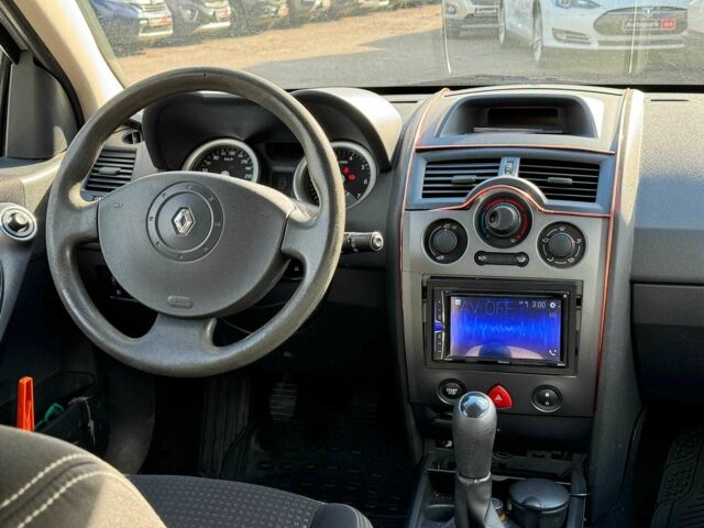 Серый Рено Меган, объемом двигателя 1.6 л и пробегом 132 тыс. км за 4790 $, фото 23 на Automoto.ua