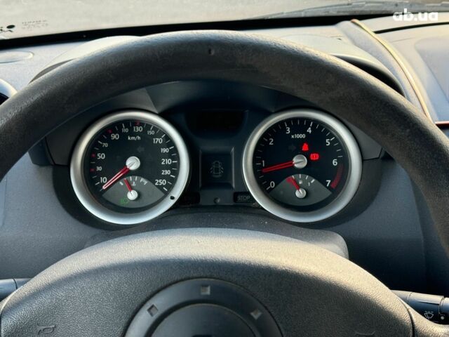 Серый Рено Меган, объемом двигателя 1.6 л и пробегом 132 тыс. км за 4780 $, фото 25 на Automoto.ua