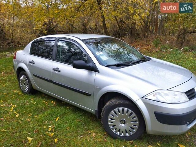 Рено Меган 2005 в Смеле на Automoto.ua Серый Рено Меган, объемом двигателя 1.39 л и пробегом 157 тыс. км за 4900 $, фото 7 на Automoto.ua