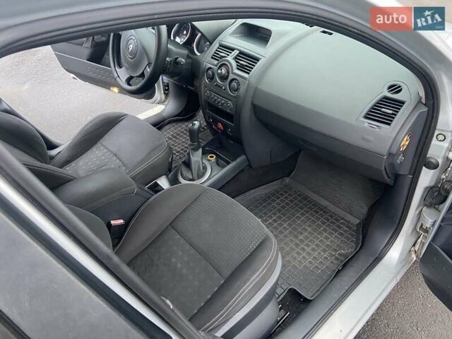 Сірий Рено Меган, об'ємом двигуна 1.6 л та пробігом 193 тис. км за 4400 $, фото 13 на Automoto.ua
