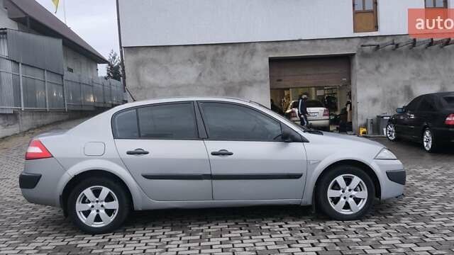 Серый Рено Меган, объемом двигателя 1.6 л и пробегом 260 тыс. км за 3700 $, фото 3 на Automoto.ua