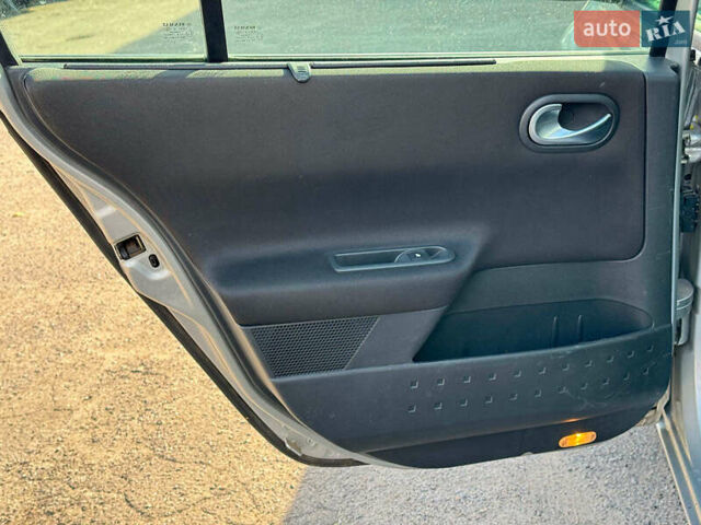 Серый Рено Меган, объемом двигателя 1.6 л и пробегом 132 тыс. км за 4780 $, фото 14 на Automoto.ua