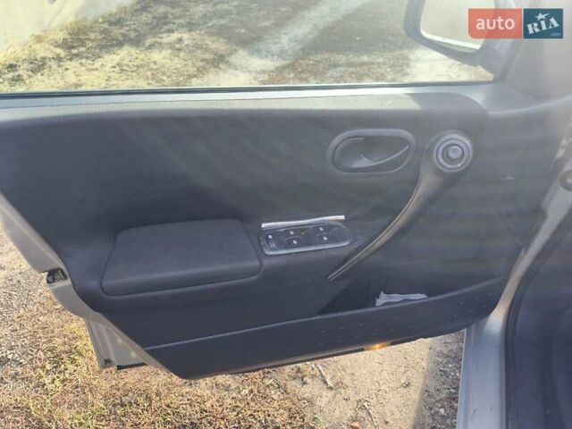 Сірий Рено Меган, об'ємом двигуна 1.6 л та пробігом 196 тис. км за 4500 $, фото 11 на Automoto.ua