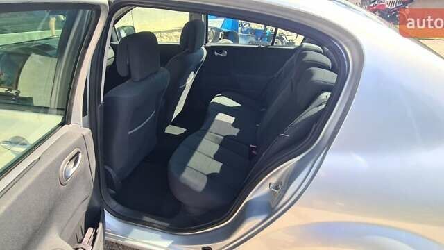 Серый Рено Меган, объемом двигателя 1.6 л и пробегом 175 тыс. км за 4900 $, фото 7 на Automoto.ua