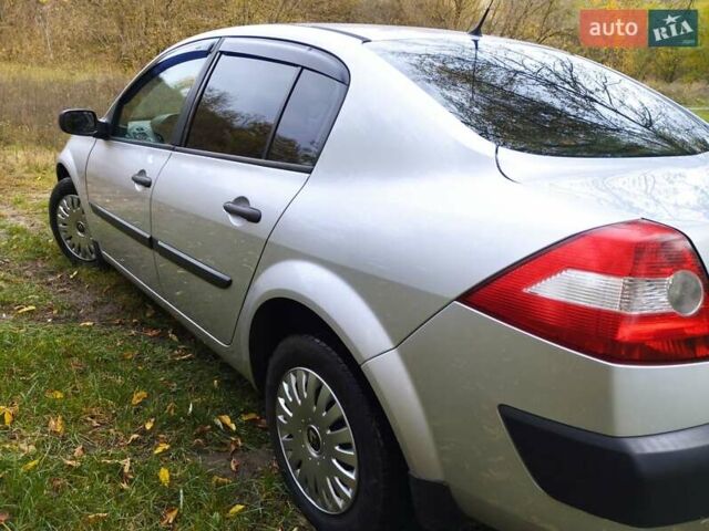 Рено Меган 2005 в Смеле на Automoto.ua Серый Рено Меган, объемом двигателя 1.39 л и пробегом 157 тыс. км за 4900 $, фото 6 на Automoto.ua