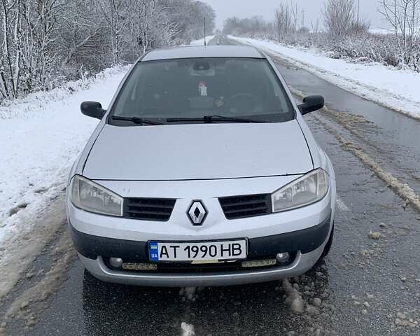 Серый Рено Меган, объемом двигателя 1.6 л и пробегом 180 тыс. км за 3650 $, фото 4 на Automoto.ua