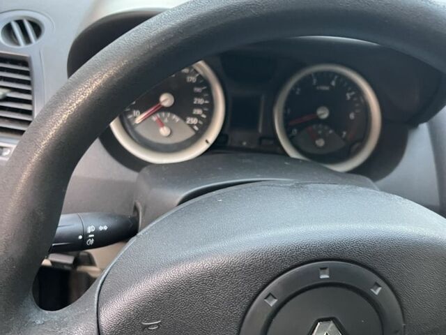 Сірий Рено Меган, об'ємом двигуна 0 л та пробігом 250 тис. км за 1300 $, фото 10 на Automoto.ua