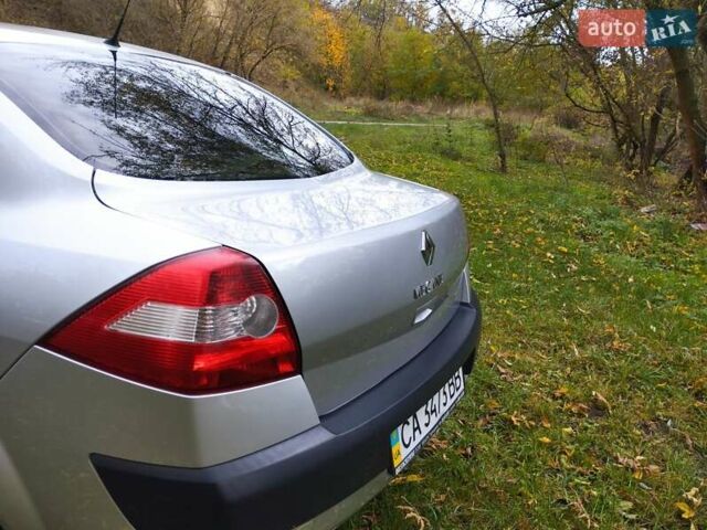 Рено Меган 2005 в Смеле на Automoto.ua Серый Рено Меган, объемом двигателя 1.39 л и пробегом 157 тыс. км за 4900 $, фото 9 на Automoto.ua