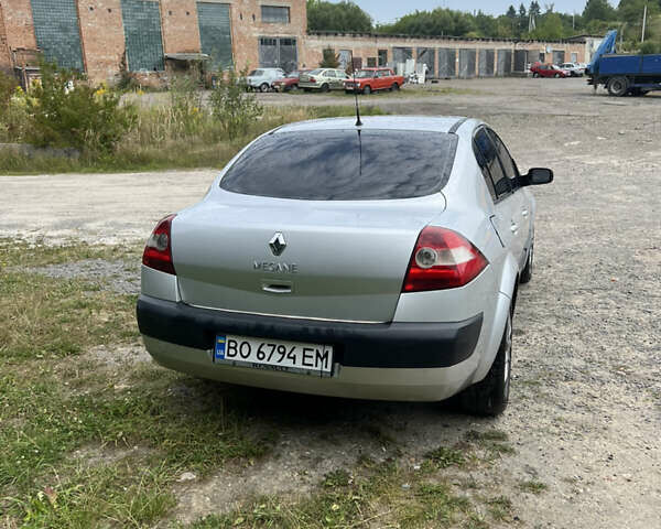Серый Рено Меган, объемом двигателя 1.6 л и пробегом 246 тыс. км за 4100 $, фото 4 на Automoto.ua