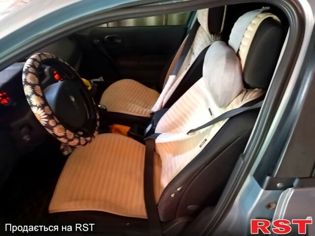 Серый Рено Меган, объемом двигателя 1.6 л и пробегом 0 тыс. км за 3000 $, фото 3 на Automoto.ua