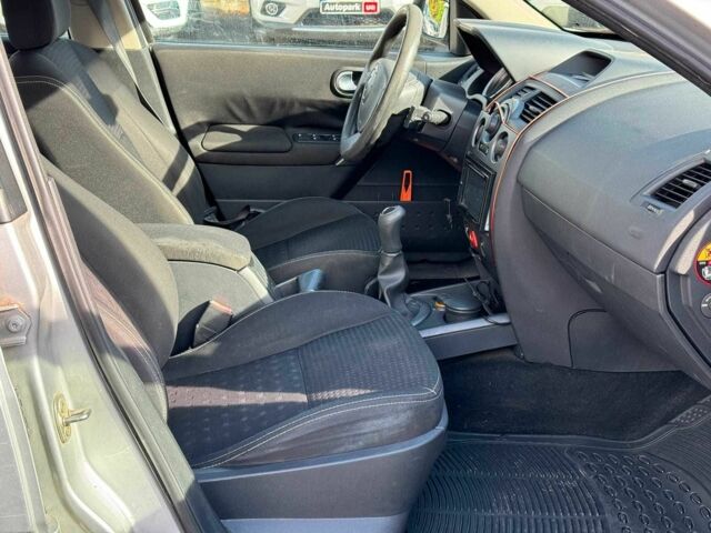 Серый Рено Меган, объемом двигателя 1.6 л и пробегом 132 тыс. км за 4790 $, фото 22 на Automoto.ua