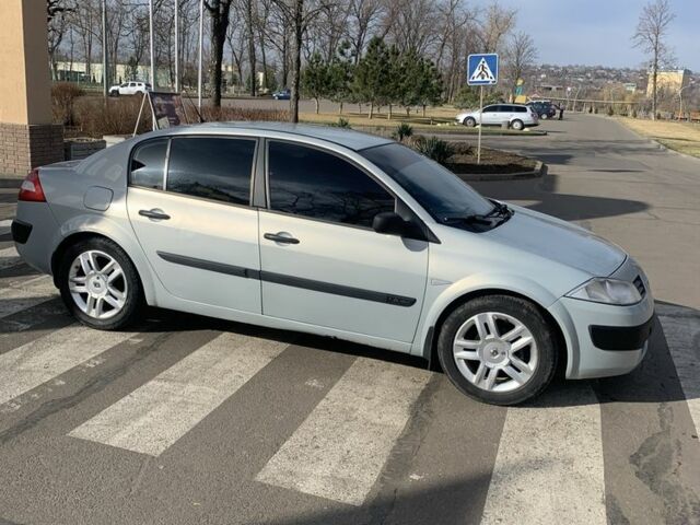 Сірий Рено Меган, об'ємом двигуна 1.4 л та пробігом 235 тис. км за 3500 $, фото 4 на Automoto.ua