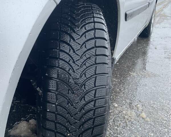 Серый Рено Меган, объемом двигателя 1.6 л и пробегом 180 тыс. км за 3650 $, фото 6 на Automoto.ua