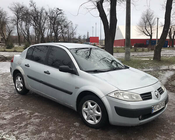Серый Рено Меган, объемом двигателя 1.4 л и пробегом 317 тыс. км за 4000 $, фото 3 на Automoto.ua