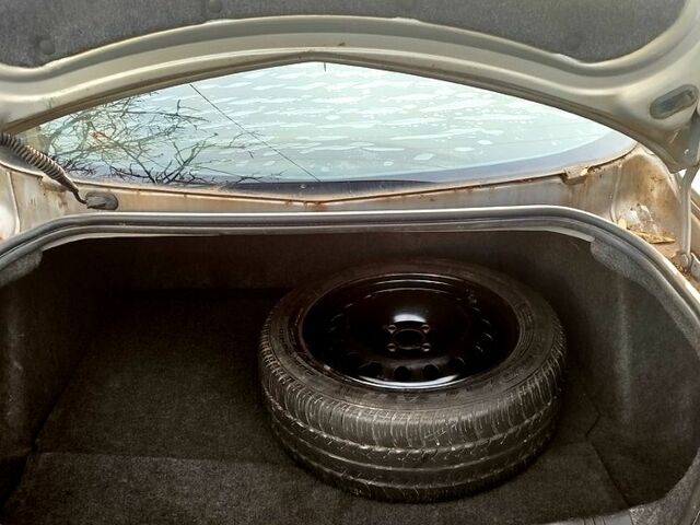 Серый Рено Меган, объемом двигателя 1.4 л и пробегом 250 тыс. км за 3600 $, фото 8 на Automoto.ua