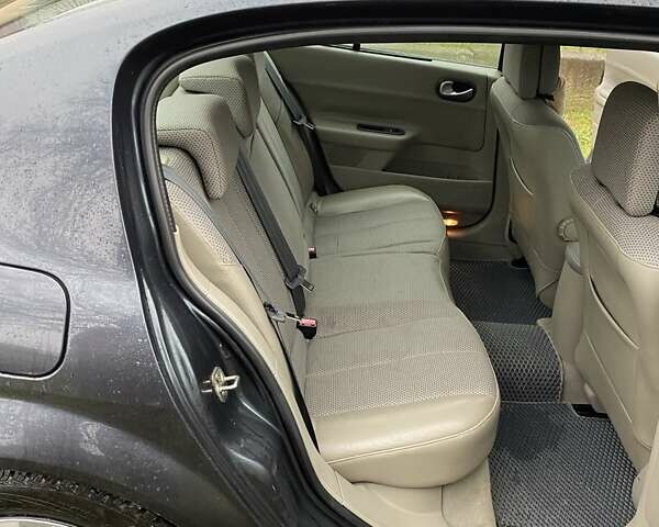 Серый Рено Меган, объемом двигателя 1.6 л и пробегом 254 тыс. км за 4800 $, фото 3 на Automoto.ua