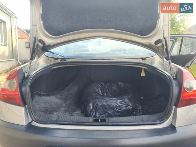 Сірий Рено Меган, об'ємом двигуна 1.6 л та пробігом 196 тис. км за 4500 $, фото 7 на Automoto.ua