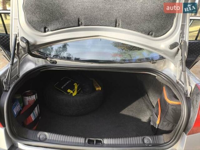 Сірий Рено Меган, об'ємом двигуна 1.39 л та пробігом 270 тис. км за 4100 $, фото 4 на Automoto.ua