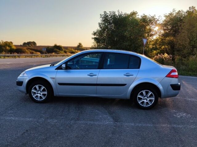 Серый Рено Меган, объемом двигателя 1.6 л и пробегом 174 тыс. км за 5500 $, фото 2 на Automoto.ua