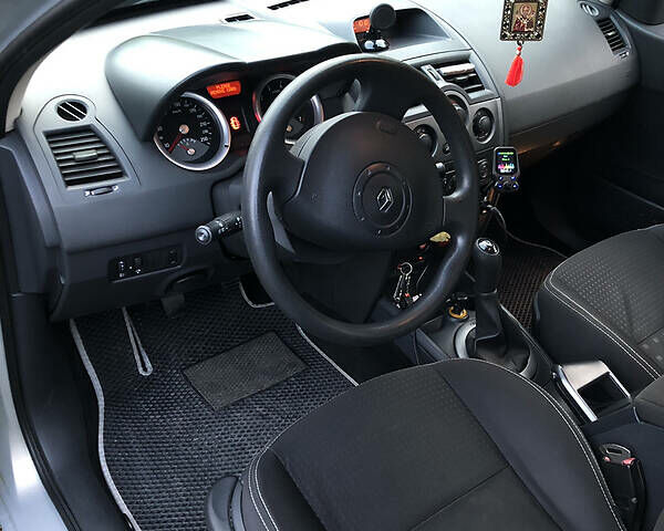 Серый Рено Меган, объемом двигателя 1.6 л и пробегом 235 тыс. км за 5500 $, фото 5 на Automoto.ua