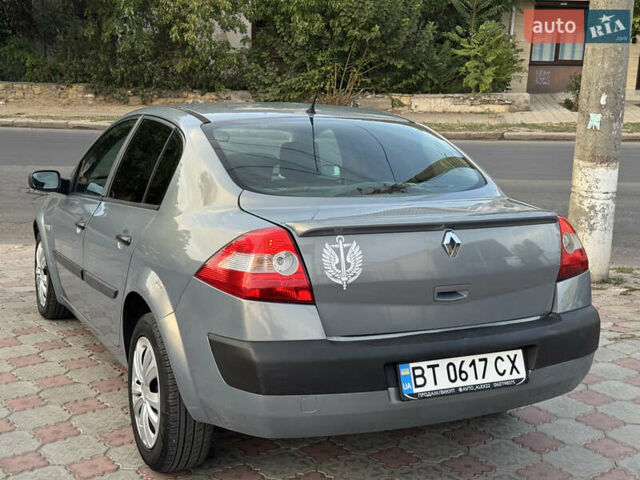 Сірий Рено Меган, об'ємом двигуна 1.6 л та пробігом 300 тис. км за 3699 $, фото 5 на Automoto.ua