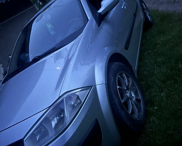 Серый Рено Меган, объемом двигателя 1.6 л и пробегом 246 тыс. км за 4100 $, фото 10 на Automoto.ua