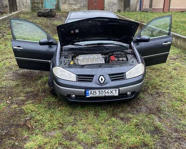 Серый Рено Меган, объемом двигателя 1.6 л и пробегом 254 тыс. км за 4800 $, фото 1 на Automoto.ua