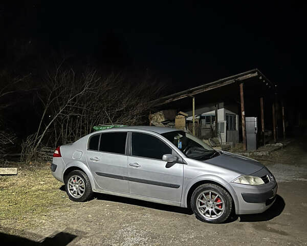 Серый Рено Меган, объемом двигателя 1.6 л и пробегом 246 тыс. км за 4100 $, фото 11 на Automoto.ua