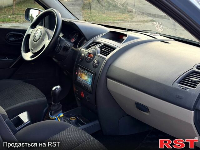 Серый Рено Меган, объемом двигателя 1.6 л и пробегом 300 тыс. км за 3699 $, фото 6 на Automoto.ua