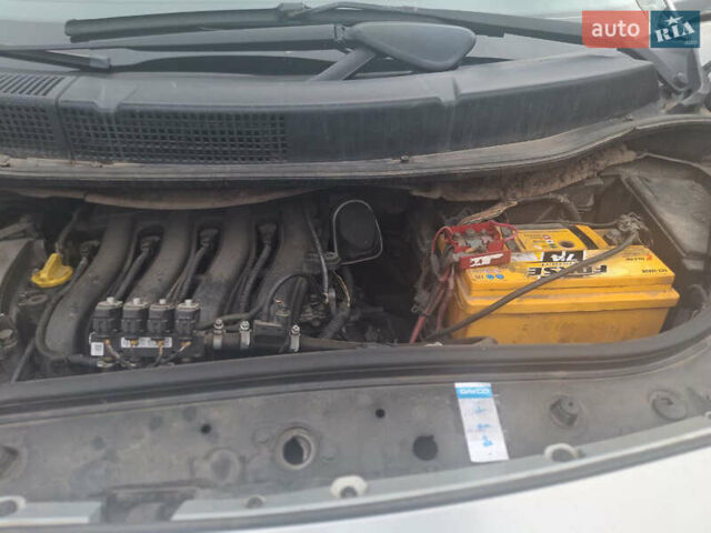 Серый Рено Меган, объемом двигателя 1.6 л и пробегом 236 тыс. км за 3400 $, фото 14 на Automoto.ua