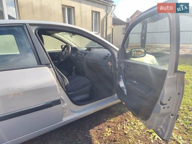 Сірий Рено Меган, об'ємом двигуна 1.6 л та пробігом 196 тис. км за 4500 $, фото 2 на Automoto.ua