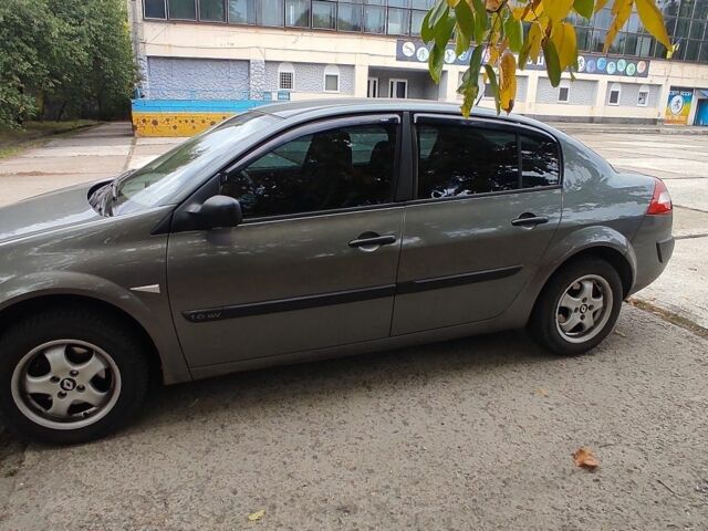 Серый Рено Меган, объемом двигателя 0 л и пробегом 307 тыс. км за 3800 $, фото 5 на Automoto.ua