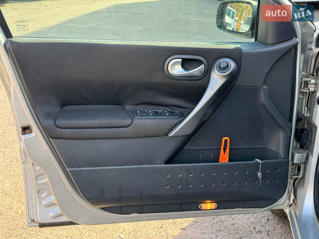 Серый Рено Меган, объемом двигателя 1.6 л и пробегом 132 тыс. км за 4780 $, фото 10 на Automoto.ua