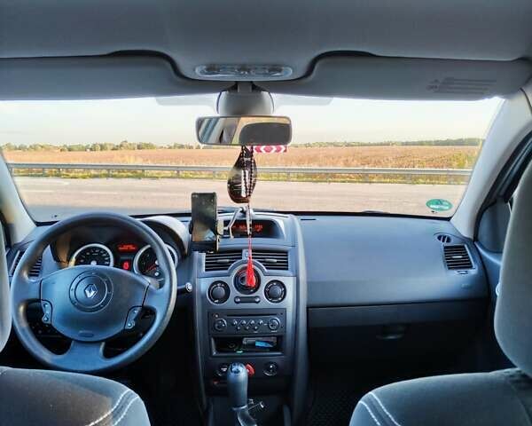 Серый Рено Меган, объемом двигателя 1.6 л и пробегом 174 тыс. км за 5500 $, фото 8 на Automoto.ua