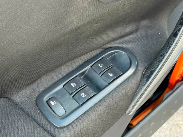 Серый Рено Меган, объемом двигателя 1.6 л и пробегом 132 тыс. км за 4790 $, фото 12 на Automoto.ua