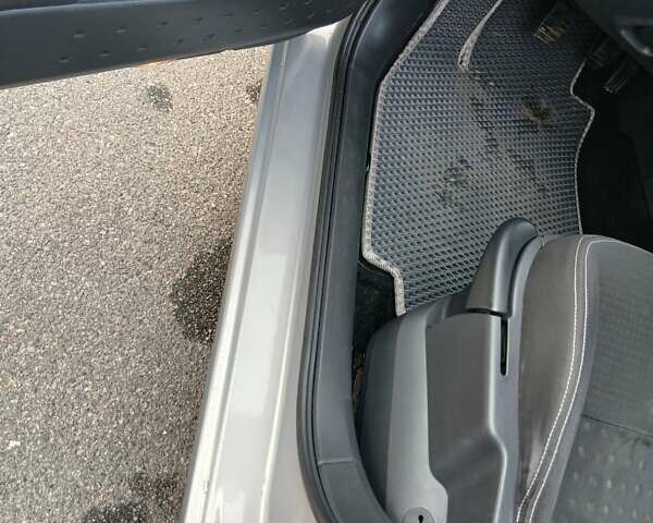 Серый Рено Меган, объемом двигателя 1.4 л и пробегом 254 тыс. км за 3700 $, фото 5 на Automoto.ua