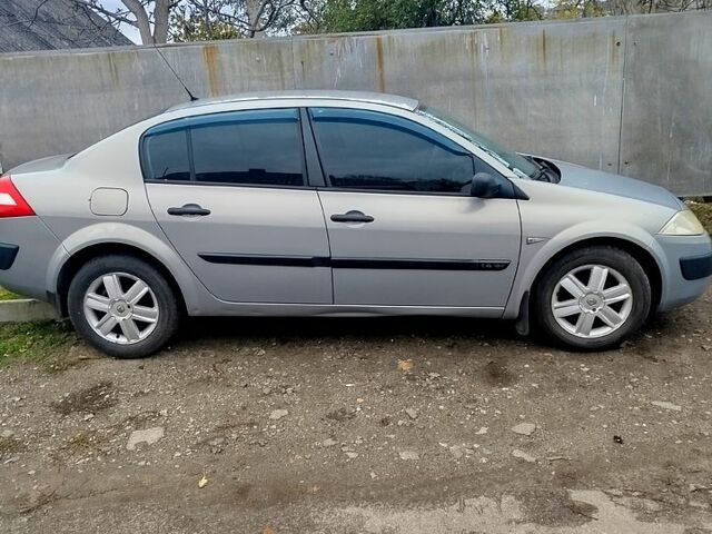 Серый Рено Меган, объемом двигателя 1.4 л и пробегом 250 тыс. км за 3600 $, фото 1 на Automoto.ua