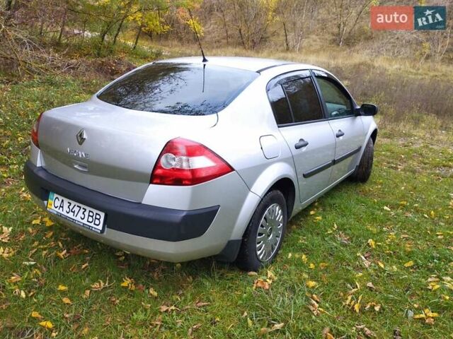 Рено Меган 2005 в Смеле на Automoto.ua Серый Рено Меган, объемом двигателя 1.39 л и пробегом 157 тыс. км за 4900 $, фото 8 на Automoto.ua