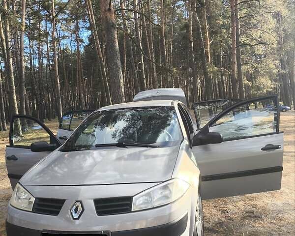 Сірий Рено Меган, об'ємом двигуна 1.39 л та пробігом 270 тис. км за 4100 $, фото 6 на Automoto.ua