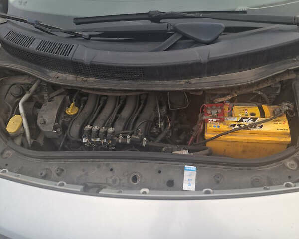 Серый Рено Меган, объемом двигателя 1.6 л и пробегом 236 тыс. км за 3400 $, фото 15 на Automoto.ua