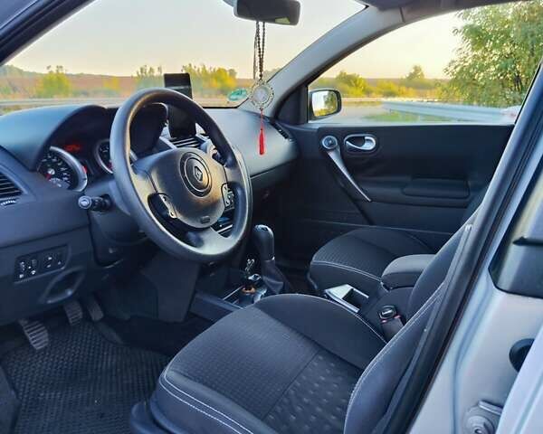 Серый Рено Меган, объемом двигателя 1.6 л и пробегом 174 тыс. км за 5500 $, фото 11 на Automoto.ua