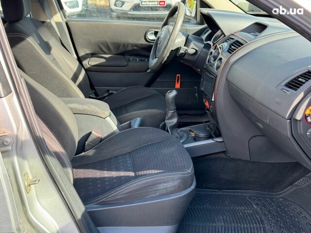 Серый Рено Меган, объемом двигателя 1.6 л и пробегом 132 тыс. км за 4780 $, фото 22 на Automoto.ua