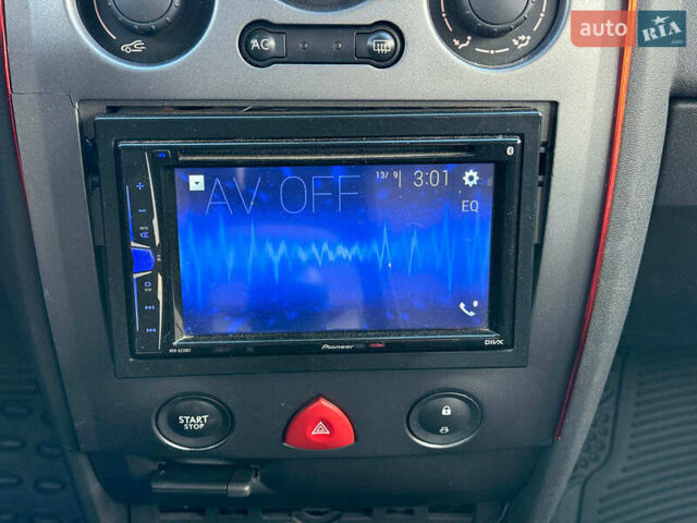 Серый Рено Меган, объемом двигателя 1.6 л и пробегом 132 тыс. км за 4780 $, фото 27 на Automoto.ua