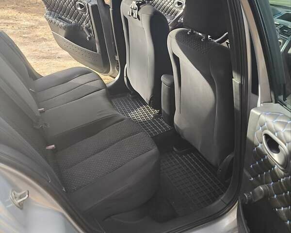 Сірий Рено Меган, об'ємом двигуна 1.39 л та пробігом 270 тис. км за 4100 $, фото 3 на Automoto.ua