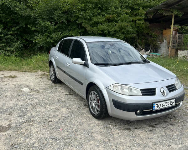 Серый Рено Меган, объемом двигателя 1.6 л и пробегом 246 тыс. км за 4100 $, фото 2 на Automoto.ua