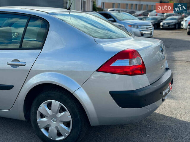 Серый Рено Меган, объемом двигателя 1.6 л и пробегом 132 тыс. км за 4780 $, фото 8 на Automoto.ua